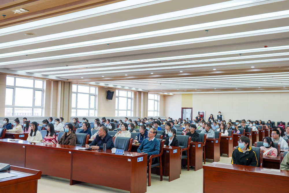 4-2023年3月6日   黨委副書記、校長任暉為全校團員干部講授開學第一課 (12)_調整大小.jpg